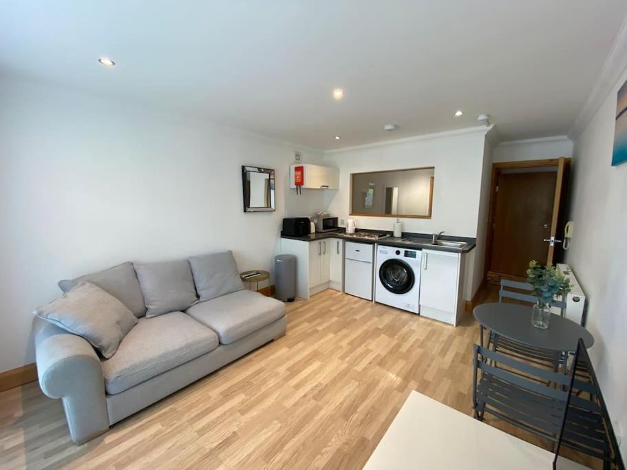 2 Cathedral & River View Apartment *