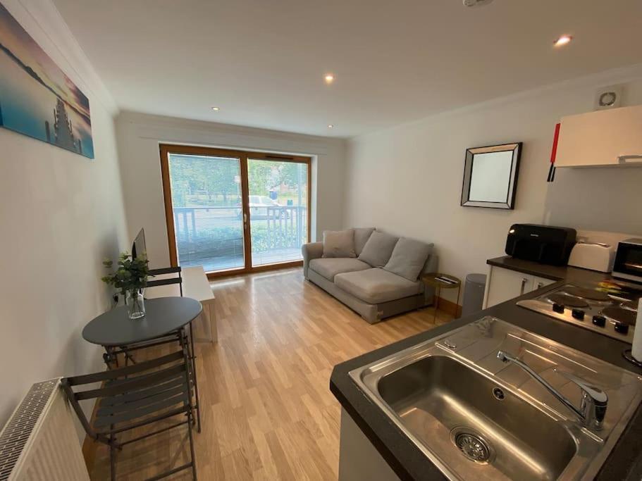 2 Cathedral & River View *